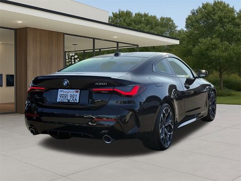 Used 2025 BMW 430i Coupe w/ M Sport Package image 8