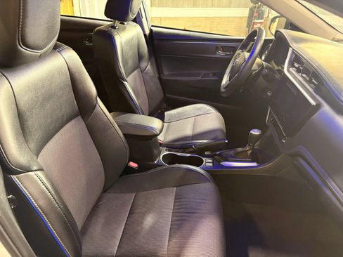 Used 2018 Toyota Corolla SE FWD image 19