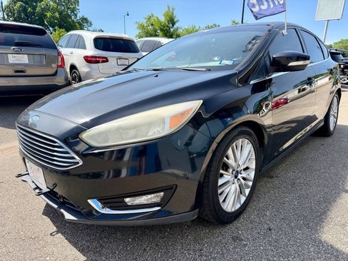 Used 2015 Ford Focus Titanium FWD image 6