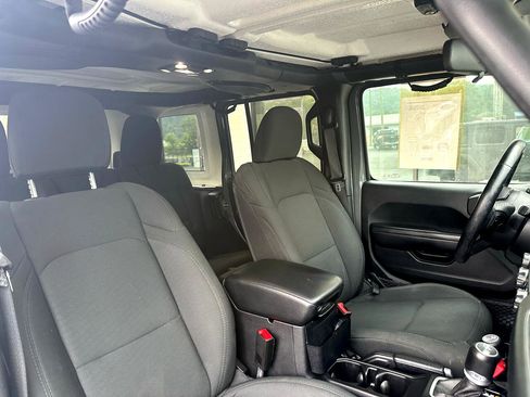 Used 2020 Jeep Wrangler Unlimited Sport image 9