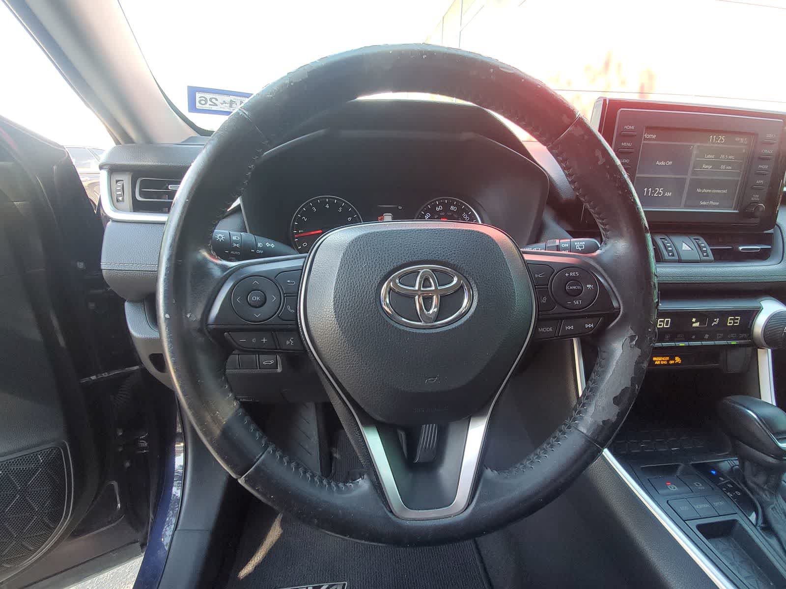 Used 2019 Toyota RAV4 XLE Premium FWD image 14