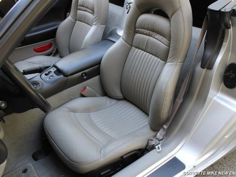 Used 2002 Chevrolet Corvette Convertible w/ Preferred Equipment Group2 image 33