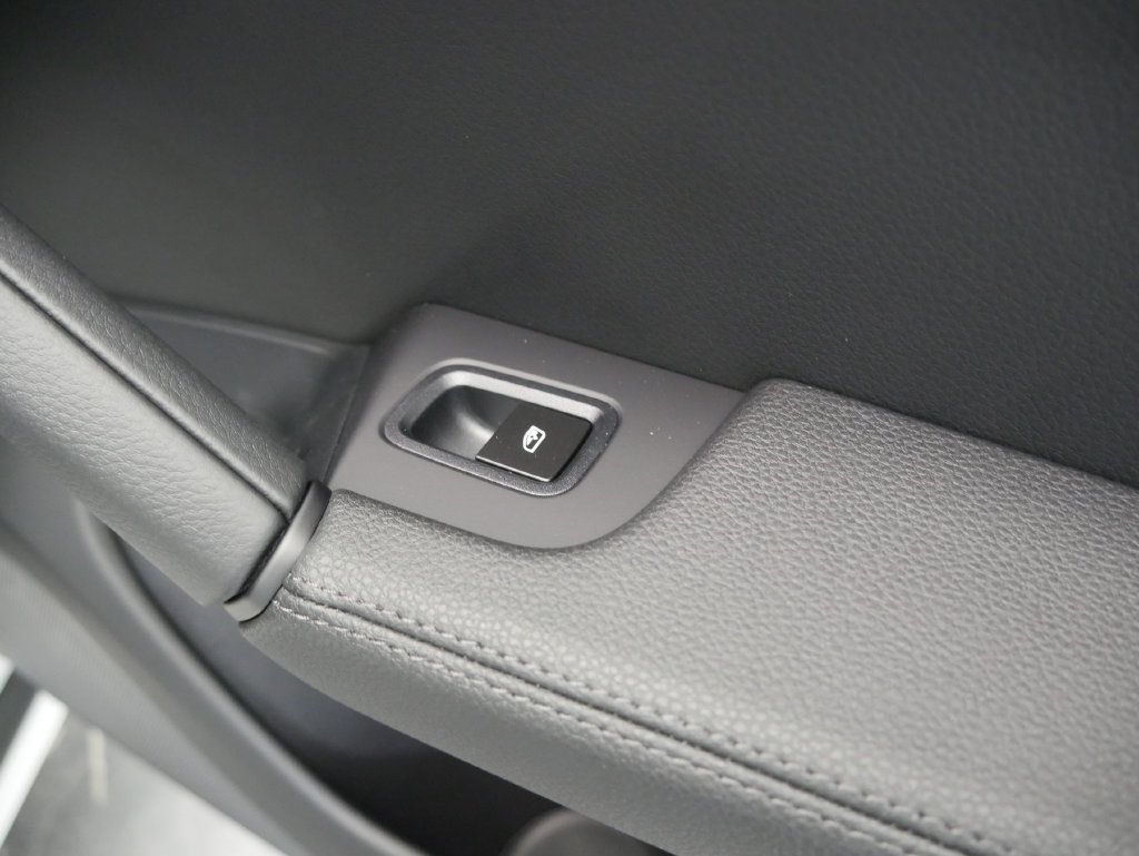 Certified 2026 Porsche Cayenne AWD/4WD image 34