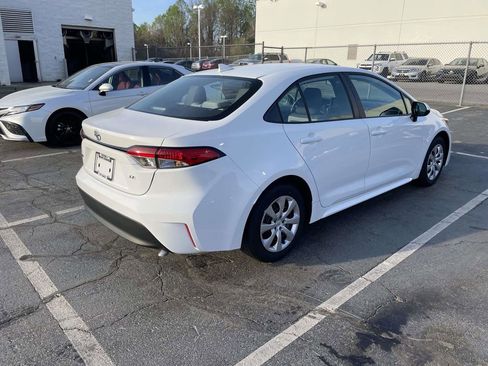 Used 2024 Toyota Corolla LE FWD image 9