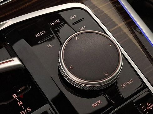 Certified 2025 BMW X7 xDrive40i image 31