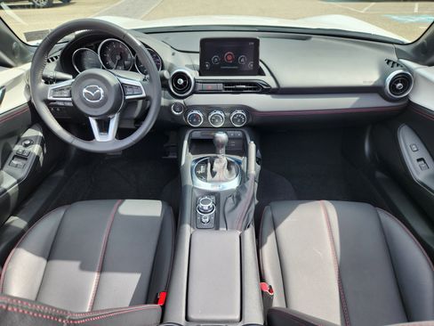 Used 2019 MAZDA MX-5 Miata Grand Touring RWD image 12