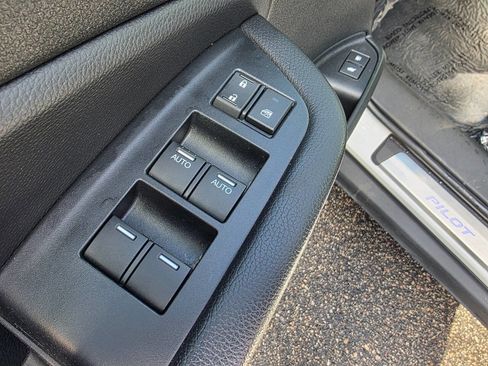 Used 2021 Honda Pilot Special Edition image 11