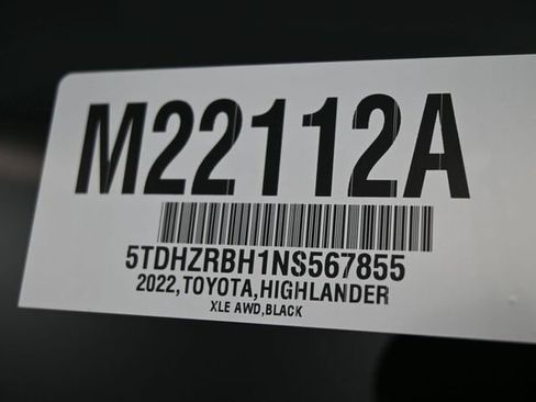 Used 2022 Toyota Highlander XLE AWD/4WD image 30
