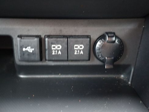 Used 2021 Toyota Highlander XLE AWD/4WD image 58
