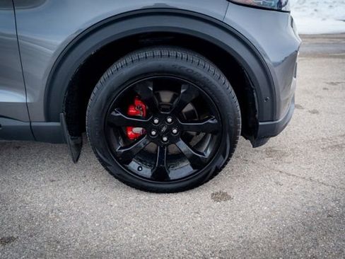 Used 2022 Ford Explorer ST w/ ST Street Pack image 9