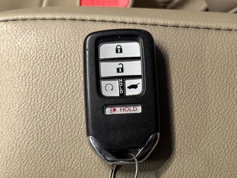 Used 2019 Honda CR-V Touring image 17