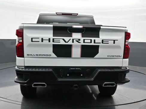 Used 2025 Chevrolet Silverado 1500 Custom Trail Boss AWD/4WD image 4