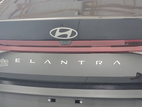 Used 2024 Hyundai Elantra SEL FWD image 10