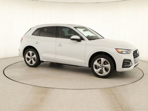 Used 2021 Audi Q5 2.0T Premium Plus w/ Premium Plus Package AWD/4WD image 9