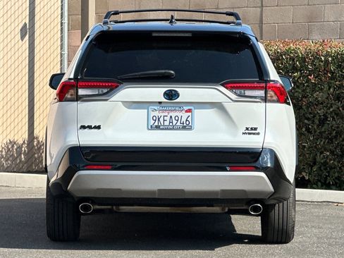 Used 2024 Toyota RAV4 XSE w/ Weather Package AWD/4WD image 5