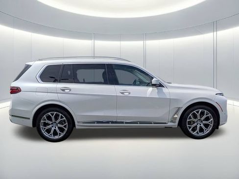 Used 2025 BMW X7 xDrive40i w/ Premium Package AWD/4WD image 7