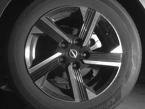 Used 2025 Nissan Sentra SV FWD image 14