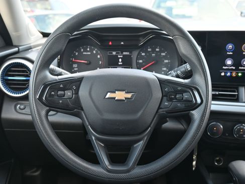 Used 2024 Chevrolet Trax LS w/ LS Convenience Package image 18