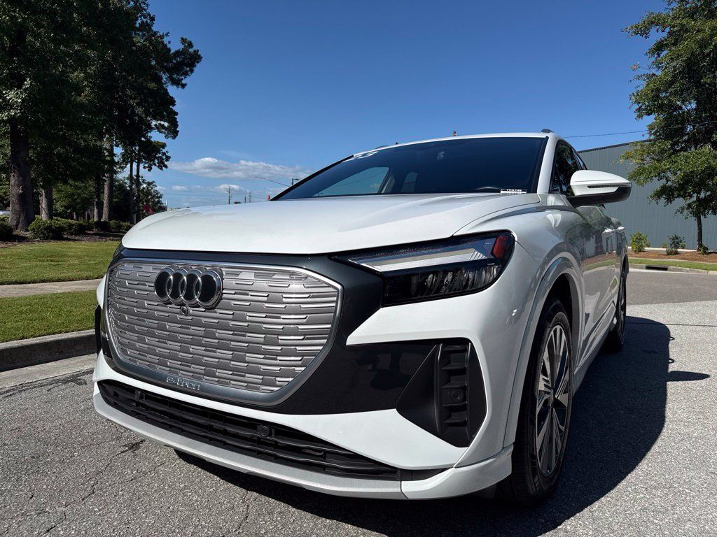 Used 2023 Audi Q4 e-tron Premium w/ Convenience Package RWD image 9