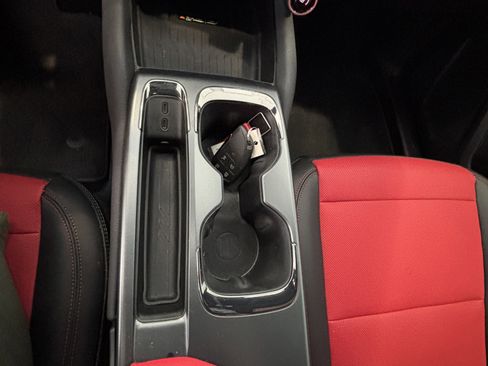 Used 2025 Chevrolet Equinox EV RS FWD image 16