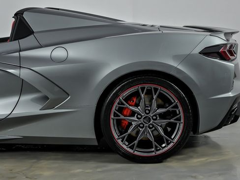 Used 2023 Chevrolet Corvette Stingray Premium Conv w/ Z51 Performance Package RWD image 9