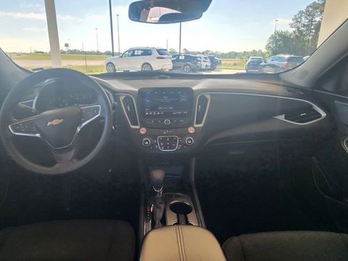 Used 2024 Chevrolet Malibu LT FWD image 17