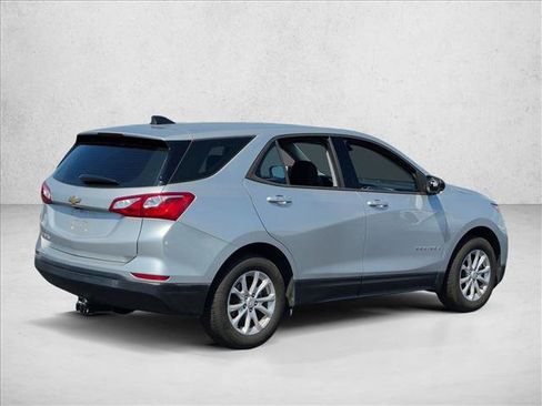 Used 2019 Chevrolet Equinox LS FWD image 5