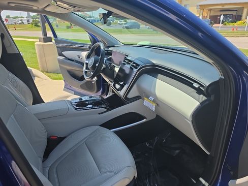 Used 2024 Hyundai Tucson Limited AWD/4WD image 11