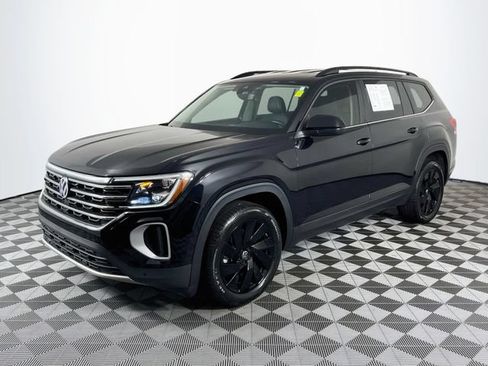 Used 2024 Volkswagen Atlas SE w/ Black Wheel Package AWD/4WD image 4
