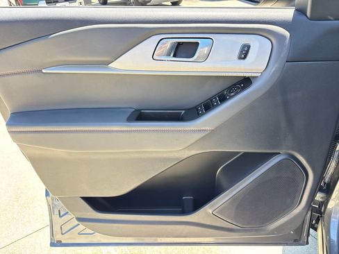 Certified 2025 Ford Explorer Active AWD/4WD image 28