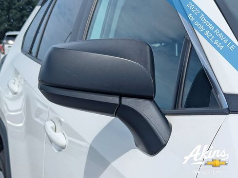Used 2022 Toyota RAV4 LE FWD image 11