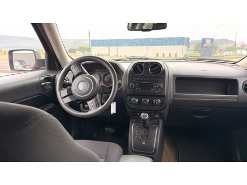Used 2016 Jeep Patriot Sport w/ Power Value Group AWD/4WD image 13