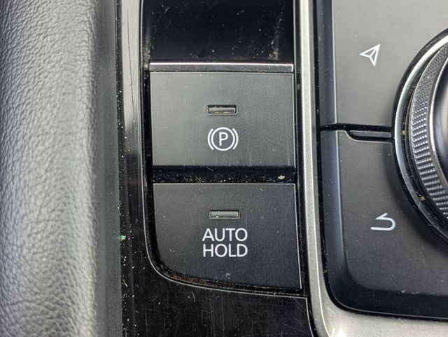 Used 2024 MAZDA MAZDA3 s FWD image 25