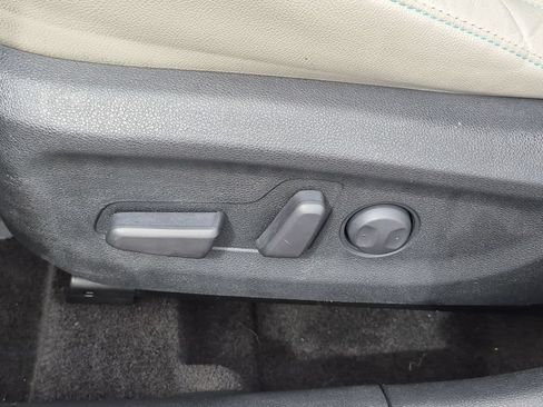 Used 2018 Kia Niro EX Premium FWD image 35