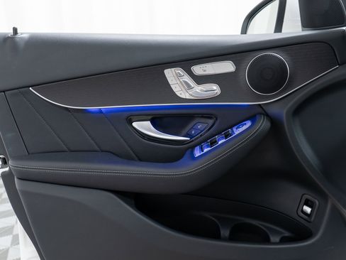 Used 2022 Mercedes-Benz GLC 300 4MATIC image 11