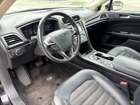 Used 2018 Ford Fusion SE w/ Equipment Group 601A image 6