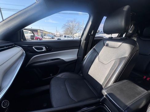 Certified 2023 Jeep Compass Limited w/ Sun and Sound Group AWD/4WD image 14