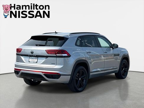 Used 2023 Volkswagen Atlas Cross Sport SEL R-Line AWD/4WD image 2