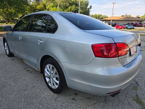 Used 2011 Volkswagen Jetta SE FWD image 5