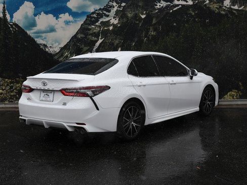 Certified 2023 Toyota Camry SE image 3