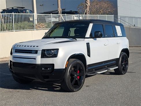 Used 2023 Land Rover Defender 110 V8 image 2