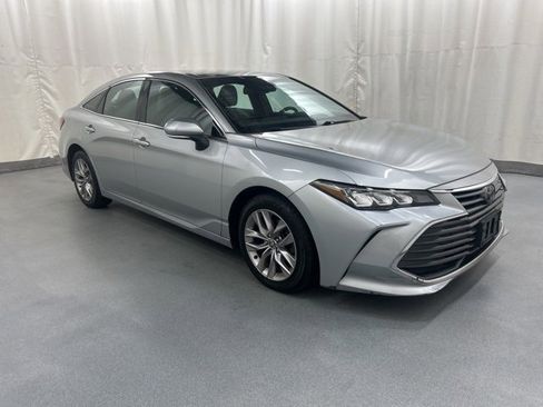 Used 2021 Toyota Avalon XLE image 1