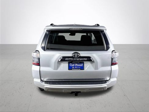 Used 2021 Toyota 4Runner TRD Off-Road Premium w/ Moonroof Package AWD/4WD image 7