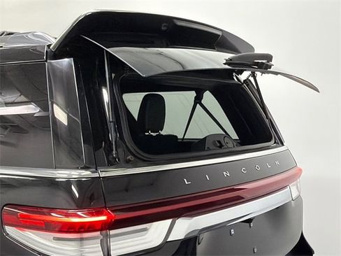 Used 2023 Lincoln Navigator L Reserve image 8