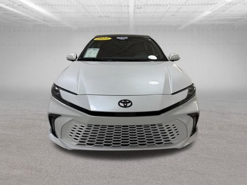 Used 2025 Toyota Camry XSE FWD image 2