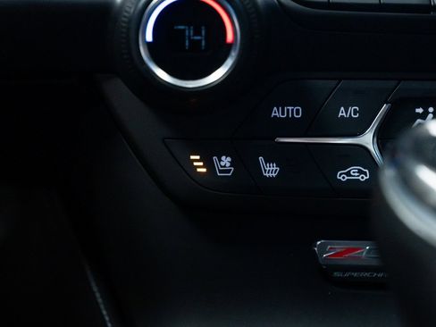 Used 2016 Chevrolet Corvette Z06 w/ 2LZ Preferred Equipment Group image 11