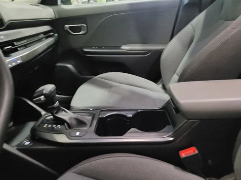 Used 2025 Kia K4 FWD image 26