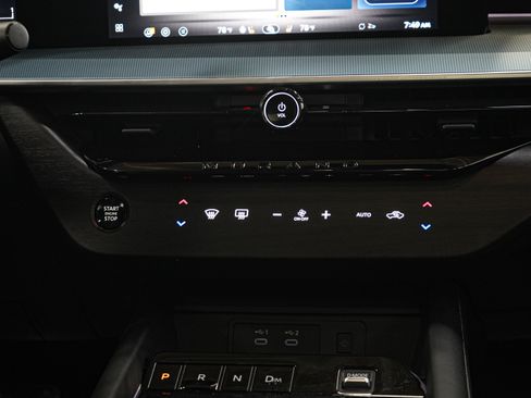 Used 2025 Nissan Murano SL AWD/4WD image 17