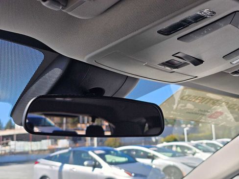 Certified 2025 Toyota Sienna LE image 26