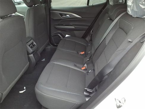 New 2026 Chevrolet Equinox EV LT image 9